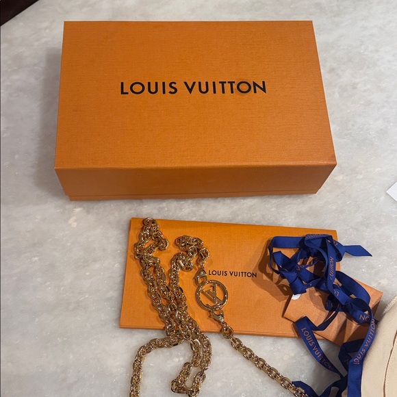 New Louis Vuitton Pochette Coussin Black Embossed Lambskin Leather Crossbody luv - Picture 8 of 9